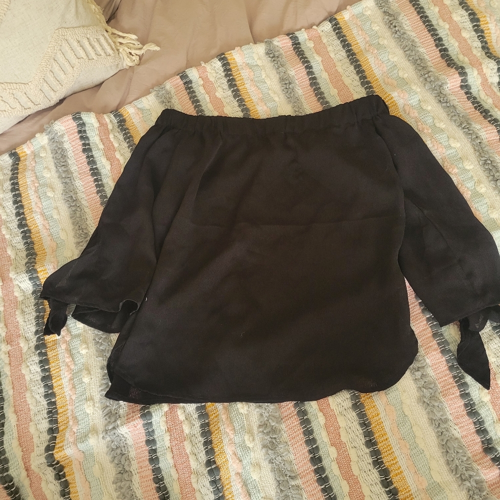 Eesome black boutique off the shoulder top - Picture 8 of 8